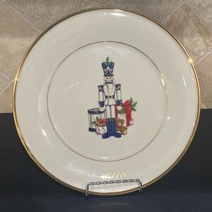 Lenox 9-3/8" Annual HOLIDAY Accent Luncheon Plate MINT 2018 TOY SOLDIER